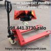 Xe-nang-tay-niuli-2500kg-nYlon