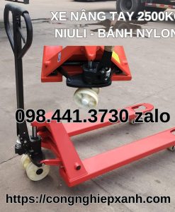 Xe-nang-tay-niuli-2500kg-nYlon